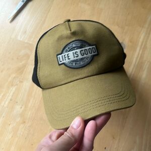 NWOT LIFE IS GOOD Trucker Snapback Hat